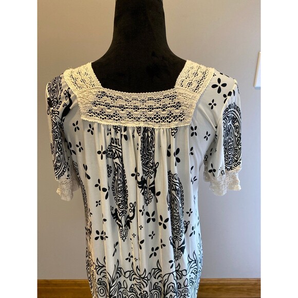 Christine Love Top Tunic Blouse Size Small Square Lace Neckline & Hem + Stretch - Picture 7 of 12